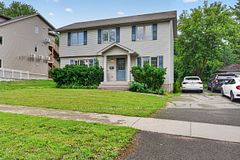 251 Yonge Street, Kingston, ON K7M 1G2