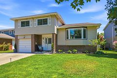 7 Fairington Crescent, St. Catharines, ON L2N 5W2