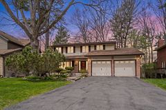 899 Safari Drive, Kingston, ON K7M 6W2
