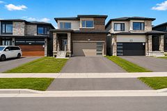 803 Crossgate Street, Barrhaven, ON K2J 7E3