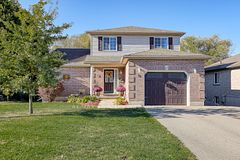 11 Cornish Crescent, Ingersoll, ON N5C 4C9