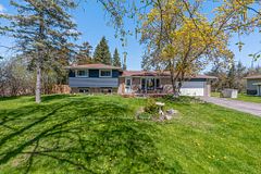 202 Huntingwood Drive, Quinte West, ON K8N 4Z5