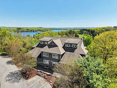 1 TREE TOPS Lane 302, Huntsville, ON P1H 1A9