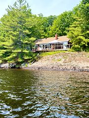 870 Browning Island, Bracebridge, ON P1L 1X2
