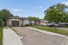 1121 Valentine Drive, Cambridge, ON N2H 2N9