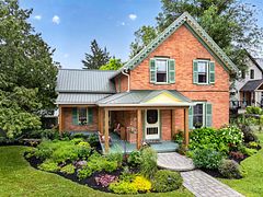 15 Rideau Street, Westport, ON K0G 1X0