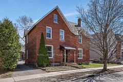 11 Sherbrooke Avenue, West Centre Town, ON K1Y 1R8