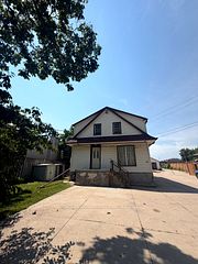 98 Limeridge Road E Lower Level, Hamilton, ON L9A 2S3