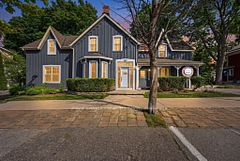 21 Bruce Street N, Blue Mountains, ON N0H 2P0
