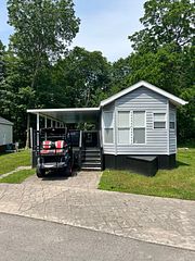 22 Hickory Lane, Port Colborne, ON L0S 1R0