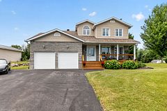 9 Heron Drive, Laurentian Valley, ON K8A 8N8