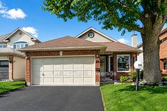 84 Newborough Crescent, Barrhaven, ON K2G 6A9