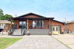 682 Mohawk Road W, Hamilton, ON L9C 1X8