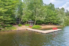 1071 STRACHAN POINT Road, Muskoka Lakes, ON P0C 1A0