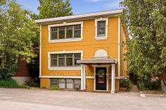 34 Lavergne Street 3, Vanier and Kingsview Park, ON K1L 5G3