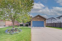 225 Dartmoor Crescent, Waterloo, ON N2K 3S9