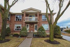 1110 Clonsilla Avenue 204, Peterborough, ON K9J 5Y5