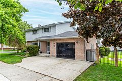 31 Blackfriar Lane, Brantford, ON N3R 7M2