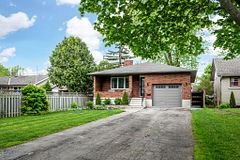 905 Wellingsboro Road E, London South, ON N6E 1N4