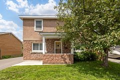 1081 Kenaston Street, Cyrville - Carson Grove - Pineview, ON K1B 3P8