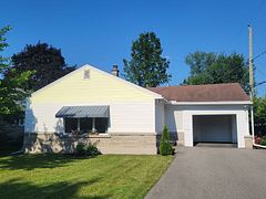 2243 Hillary Avenue, Alta Vista and Area, ON K1H 7H7