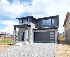 15 Samuel Avenue, Pelham, ON L0S 1E1