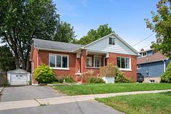 11 Dunbar Avenue, Cornwall, ON K6H 5M6