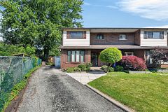 5 Hugo Court, Hamilton, ON L9C 4Y8