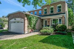 126 Dossetter Way, Hunt Club - South Keys and Area, ON K1G 4S5