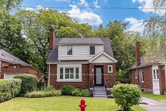 13 Allan Avenue, Hamilton, ON L9H 4N7