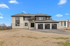 72 Synergy Way, Kanata, ON K2W 0K3