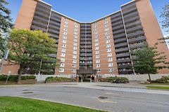 2000 Jasmine Crescent 508, Beacon Hill North - South and Area, ON K1J 8K4