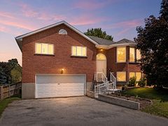 11 Bonniewood Drive, Mapleton, ON N0G 1P0