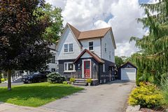 5701 Dorchester Road, Niagara Falls, ON L2G 5S5