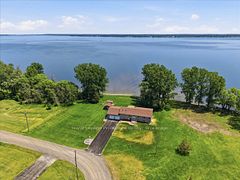 40 Wallbridge Circle, Prince Edward County, ON K8N 4Z7
