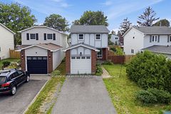 6 WOLFGANG Drive, Barrhaven, ON K2J 1T1