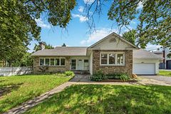 1873 Fairbanks Avenue, Alta Vista and Area, ON K1H 5X6
