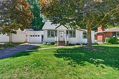 7 Maple Avenue, Prince Edward County, ON K0K 2T0