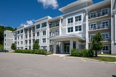 100 The Promenade N/A 211, Central Elgin, ON N5L 0B7