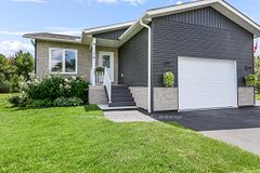 16 Williams Drive, Bancroft, ON K0L 1C0