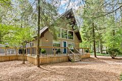 10291 Pines Parkway, Lambton Shores, ON N0M 1T0