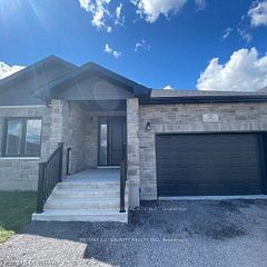 52 Potter Drive, Loyalist, ON K0H 2H0