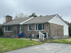 40 W Gilbey Drive Lower Unit, Cityview - Parkwoods Hills - Rideau Shore, ON K2E 5S6