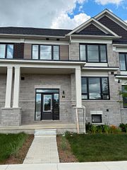 293 Lindsay Street N, Kawartha Lakes, ON K9V 0T4