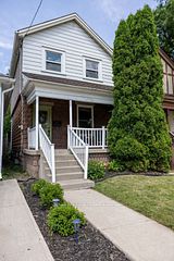 115 London Street N, Hamilton, ON L8H 4B4