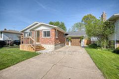 92 Royal Oak Drive, Welland, ON L3C 5V9