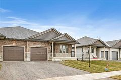 9 Peachleaf Lane, Norfolk, ON N0E 1Y0
