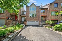 48 Dunbarton Court, Manor Park - Cardinal Glen and Area, ON K1K 4L4
