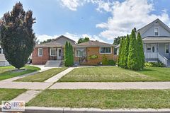 1635 Elsmere Avenue, Windsor, ON N8X 4H5