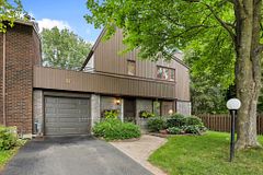37 Sample Road, Hunt Club - Windsor Park Village and Area, ON K1V 9T9